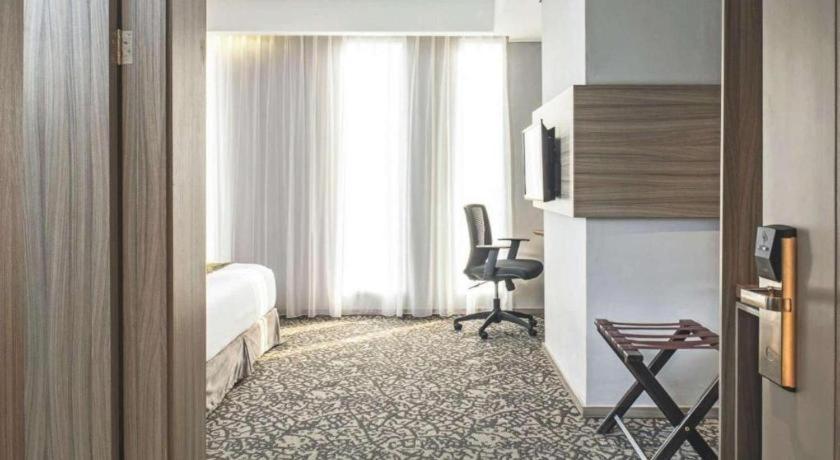 Hotel Grandhika Iskandarsyah Jacarta Exterior foto